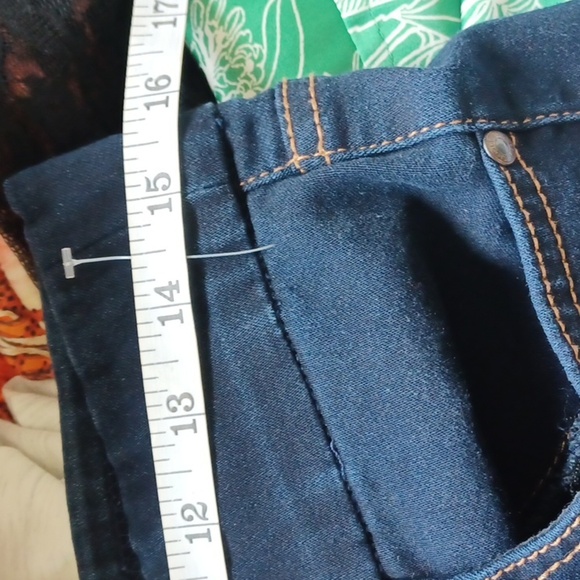 GLORIA VANDERBILT Capris Avery Pull-Ons With Studs Sz 8 - Picture 9 of 11